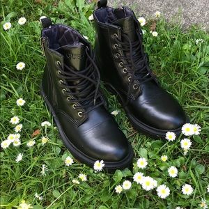 GUESS black boots